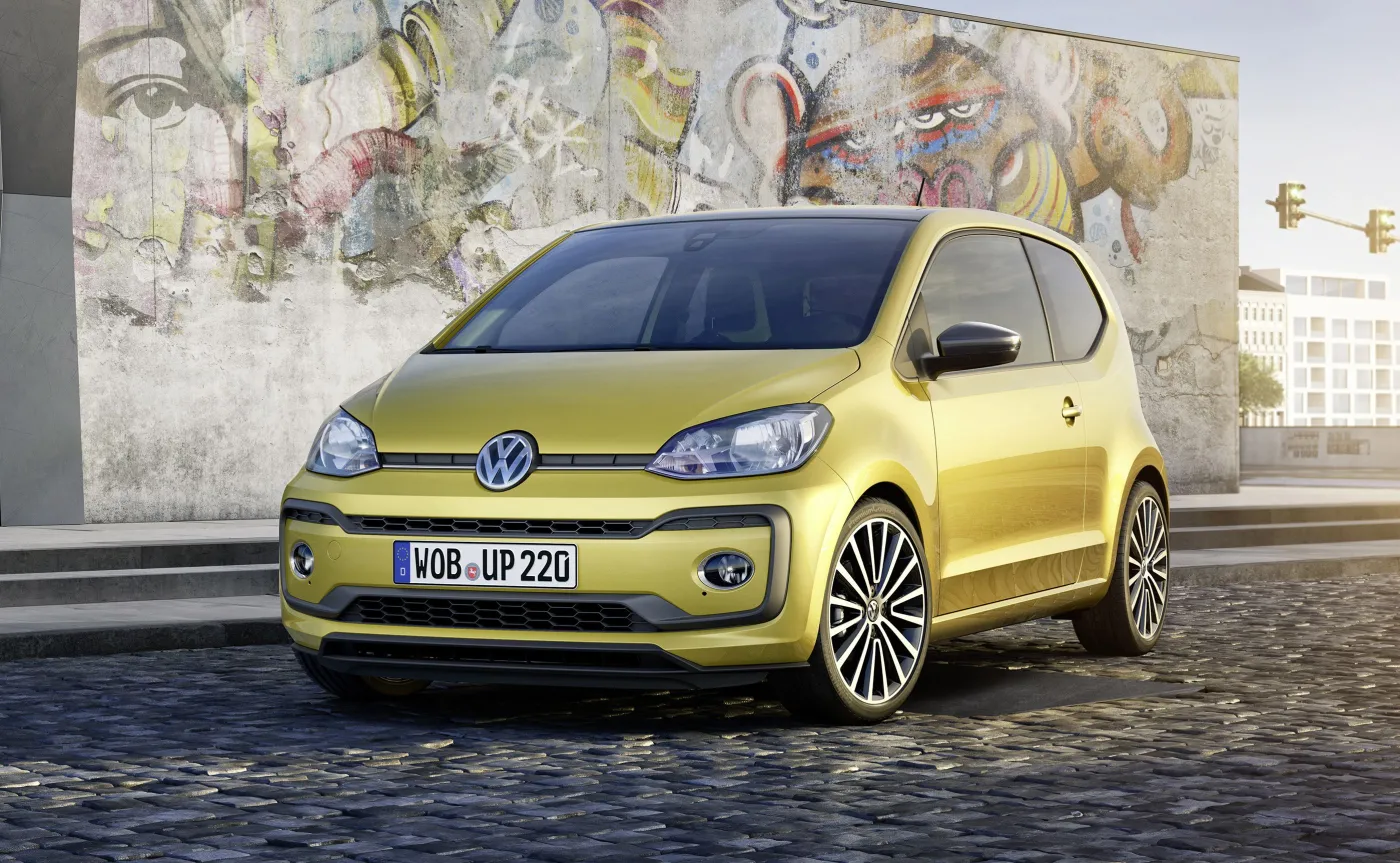 8765528-volkswagen-up.jpg