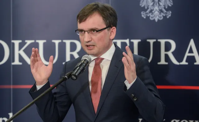 Ziobro o sprawcach zdewastowania grobu Bieruta: Nie działali z pobudek chuligańskich