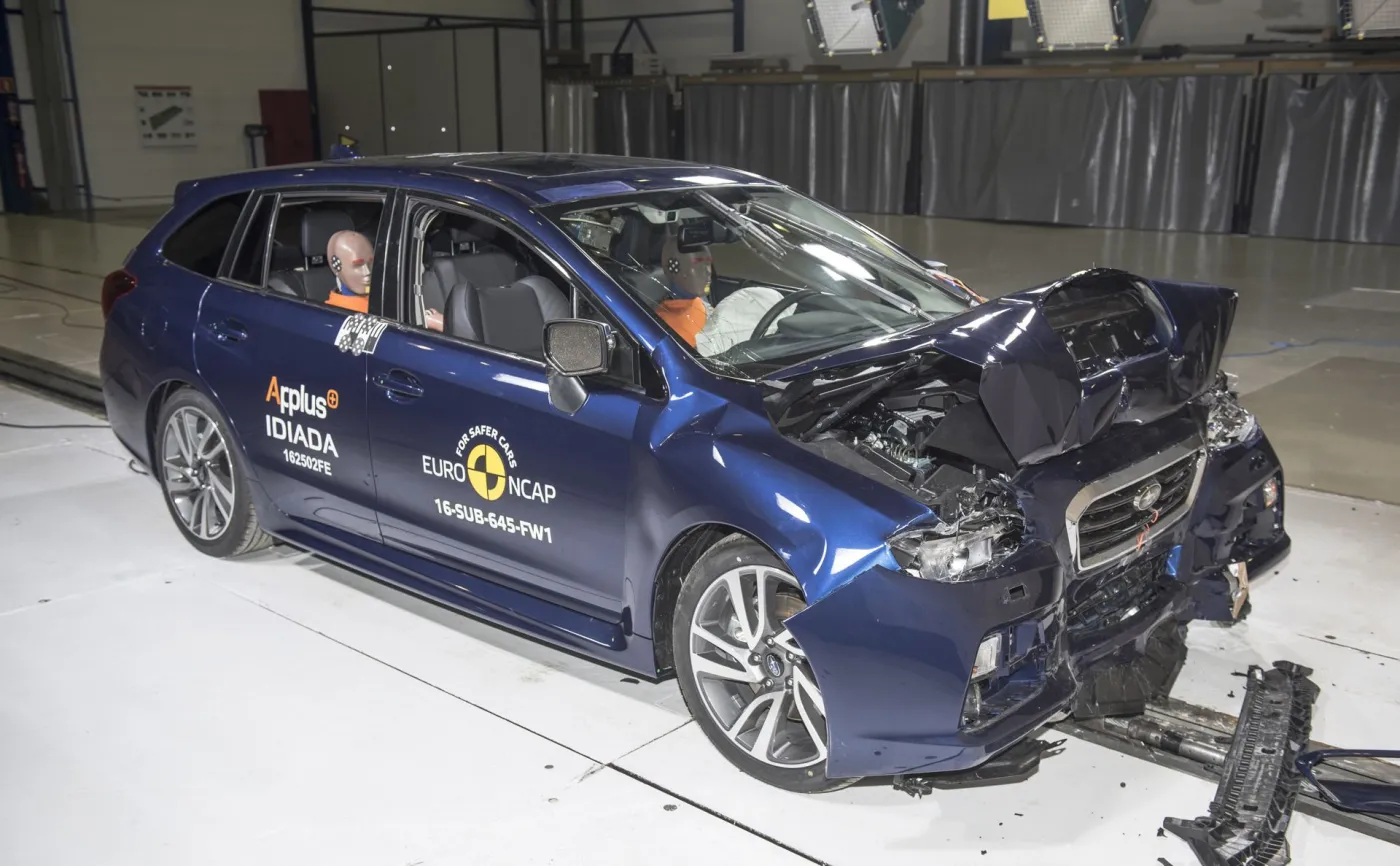 9404158-renault-scenic.jpg