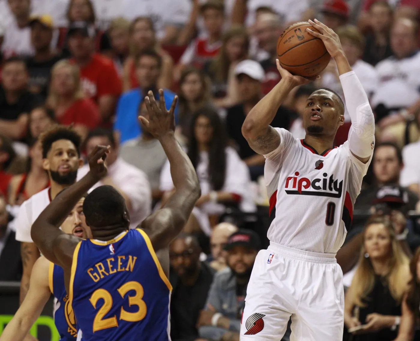 Liga NBA: Warriors pokonani, 40 punktów Lillarda