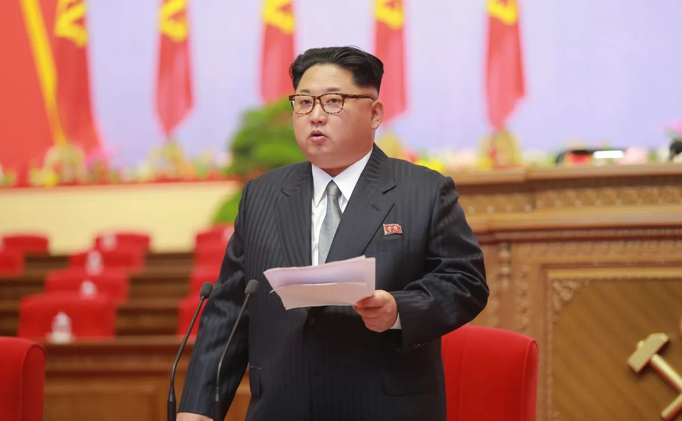 Korea Północna: Wielka parada na koniec zjazdu Partii Pracy Korei [FOTO]