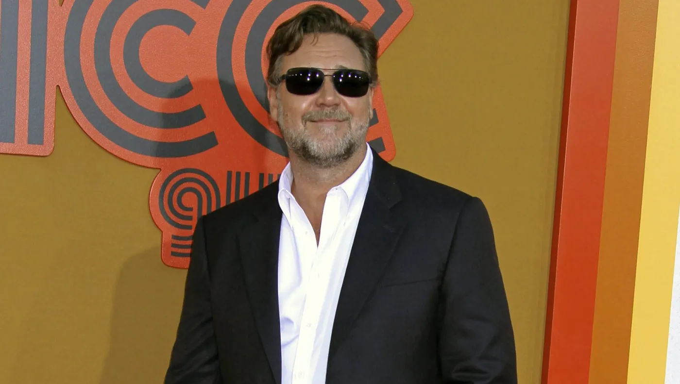 9031980-russell-crowe.jpg