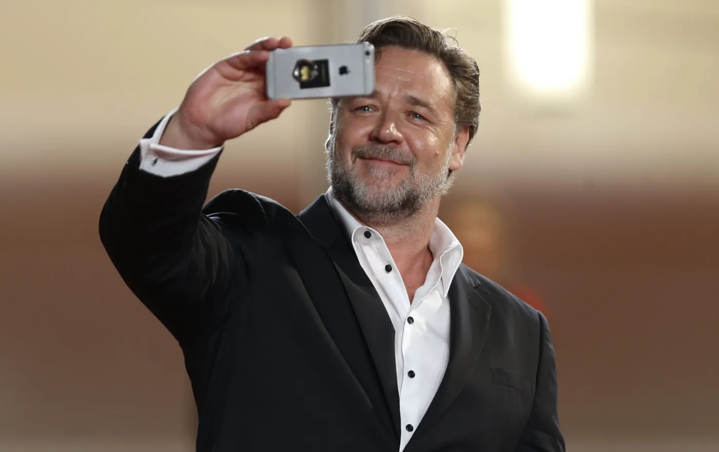 9051235-russell-crowe.jpg