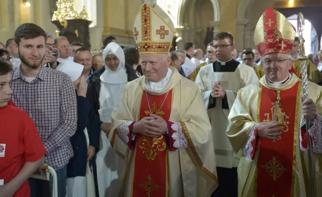 Ingres abp. Adama Szala."Rodziny winny być pierwszą szkołą życia chrześcijańskiego"