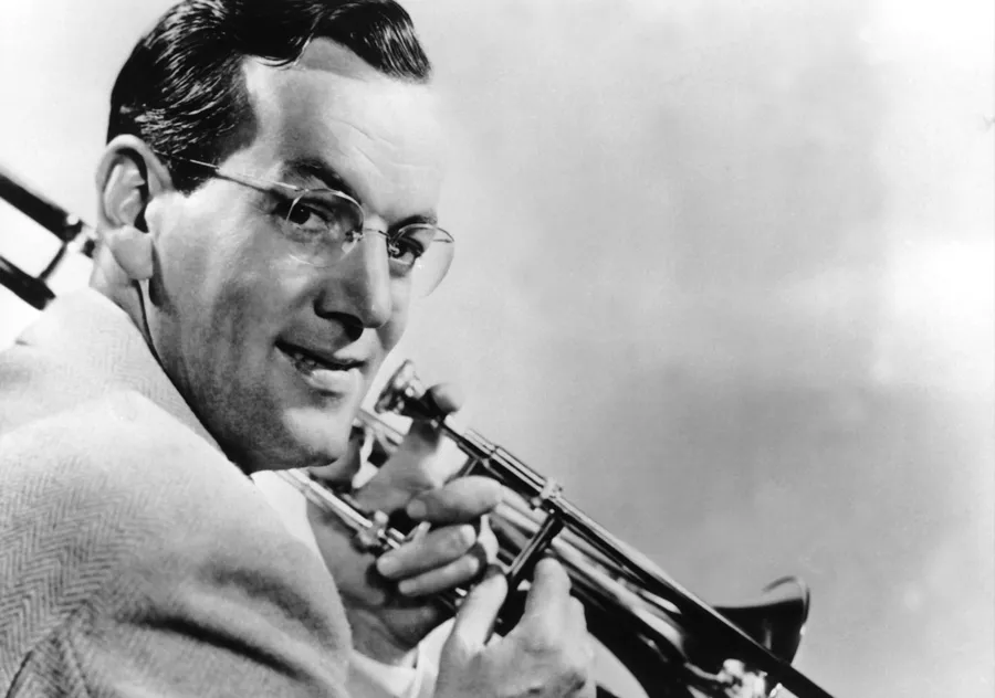 9075155-glenn-miller.jpg