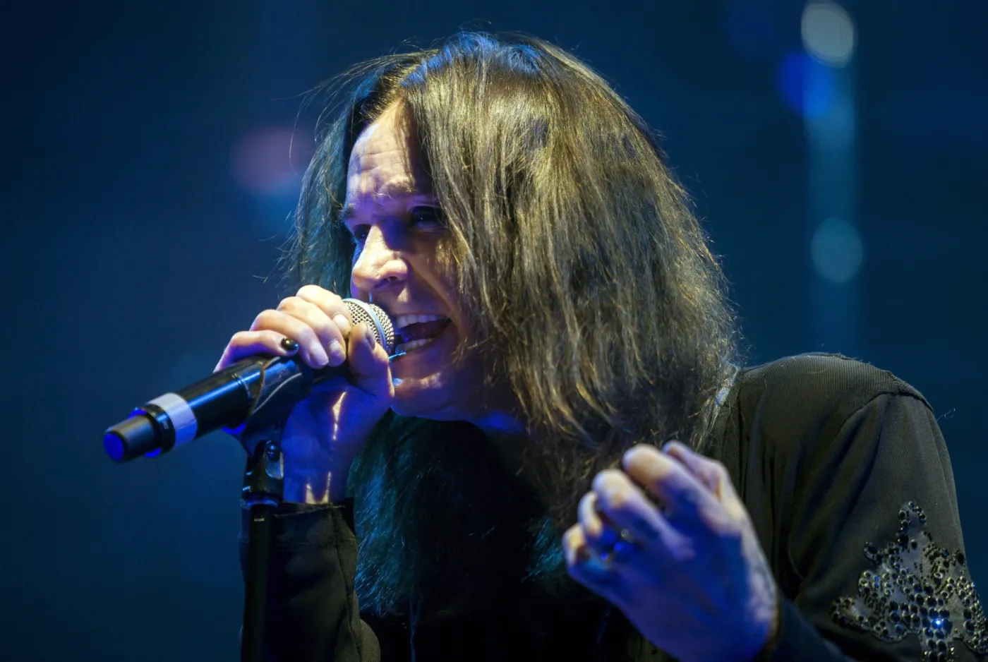 9106566-black-sabbath.jpg