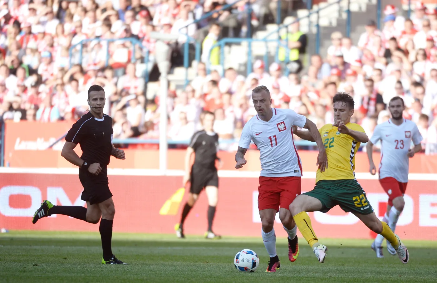 Euro 2016: Kamil Grosicki skręcił staw skokowy. Czy wyleczy się do niedzieli?
