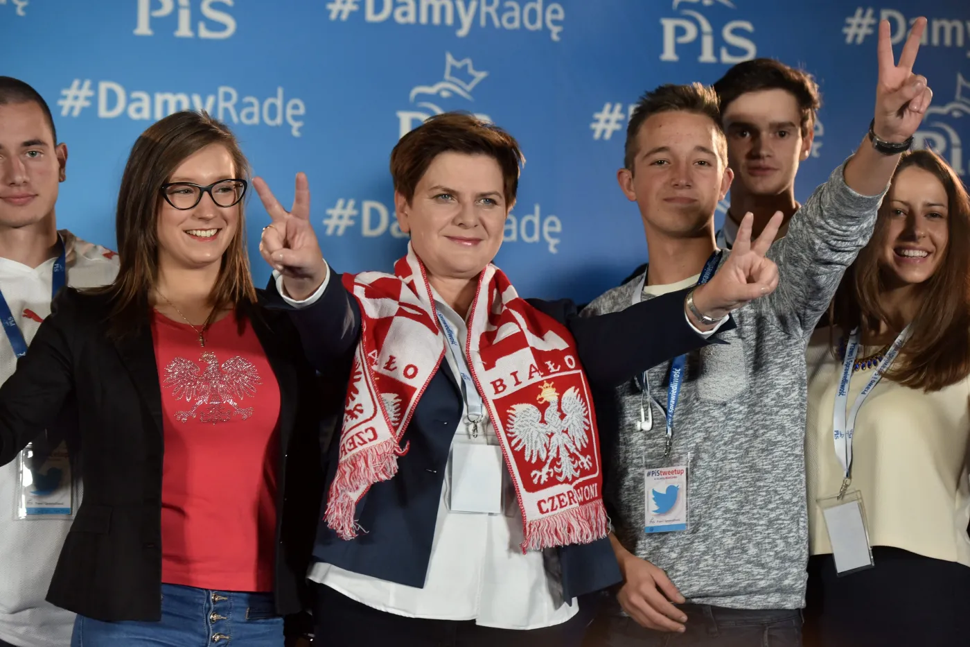 Polityczne zawieszenie broni na czas Euro 2016? Premier Szydło odpowiada...