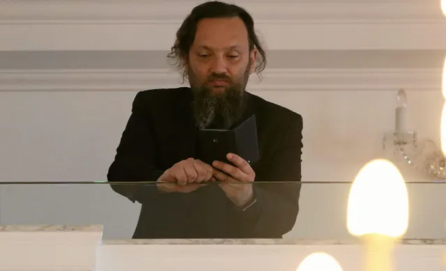 Resortowe dziecko, pan od Facebooka, przyjaciel prezydenta. Kim jest Marcin Kędryna?