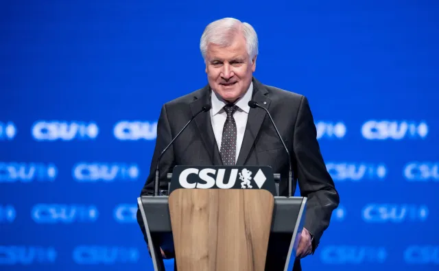 Koalicjant Merkel odrzuca "multikulti" i "polityczny islam". Oto nowy program CSU