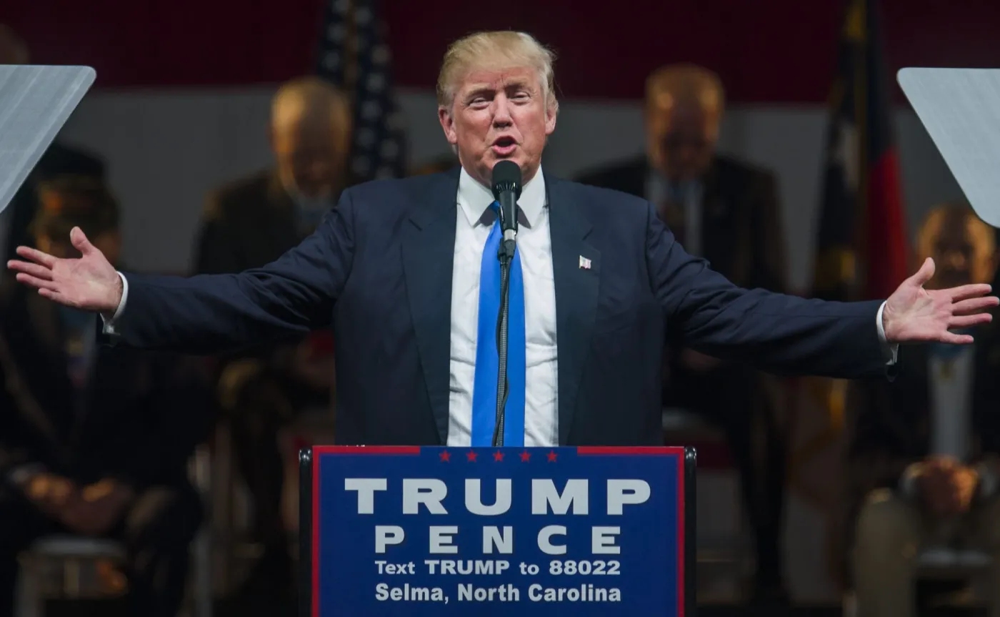 Trump oburzony stanowiskiem FBI: Clinton jest winna, ale chroni ją zmanipulowany system