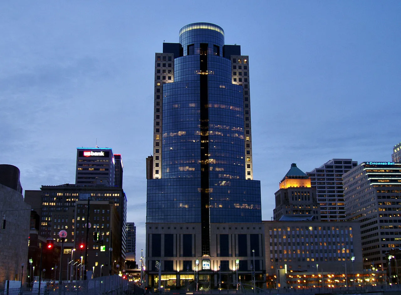 Właściciel TVN zrywa umowę z Netflixem. W USA sukces finansowy, w Polsce pogróżki z odebraniem koncesji