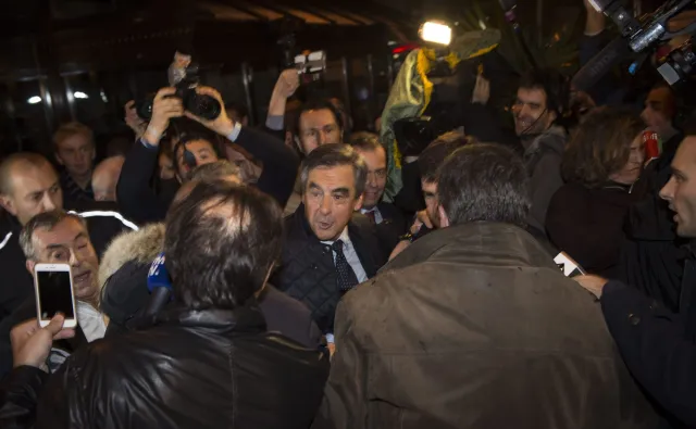 Wyniki prawyborów we Francji. "Grom z jasnego nieba na prawicy"