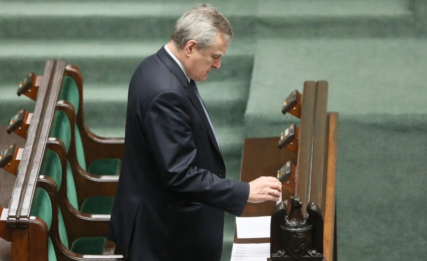 Jaką twarz kryje Piotr Gliński pod maską zgorzkniałego profesora. SYLWETKA