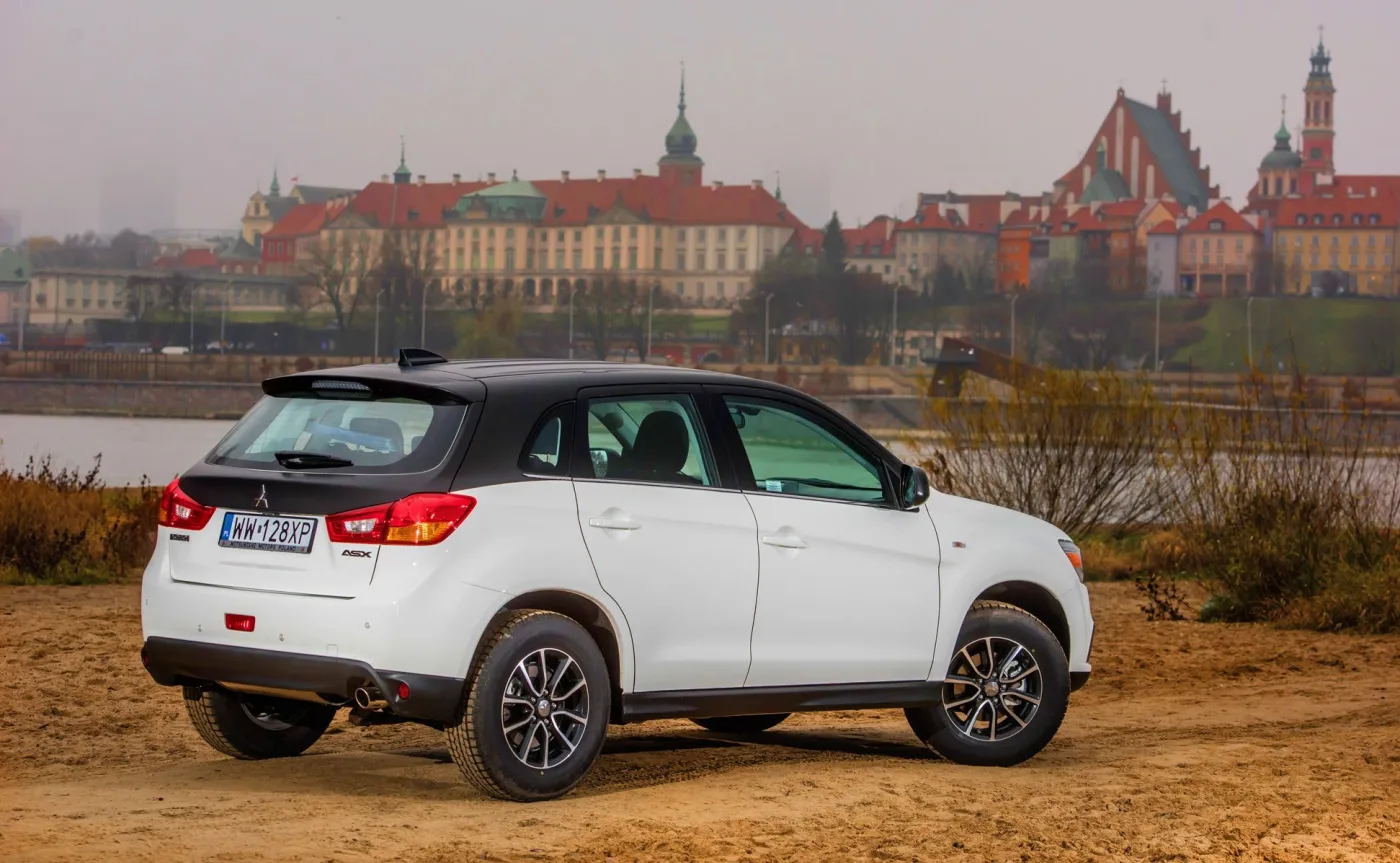 9706673-mitsubishi-asx.jpg