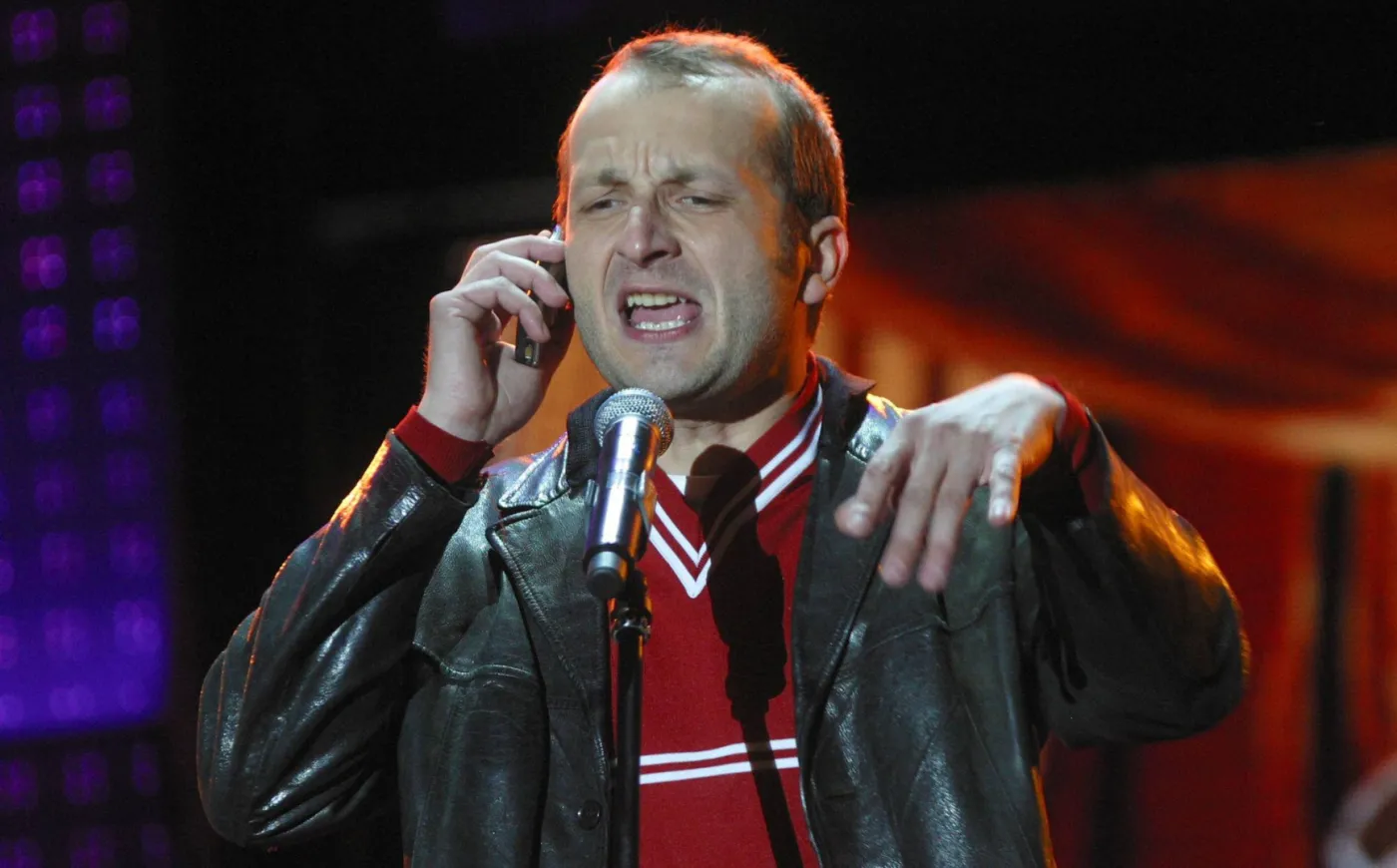 "Ucho prezesa". Robert Górski z KMN stworzył miniserial polityczny. Zobacz ZWIASTUN