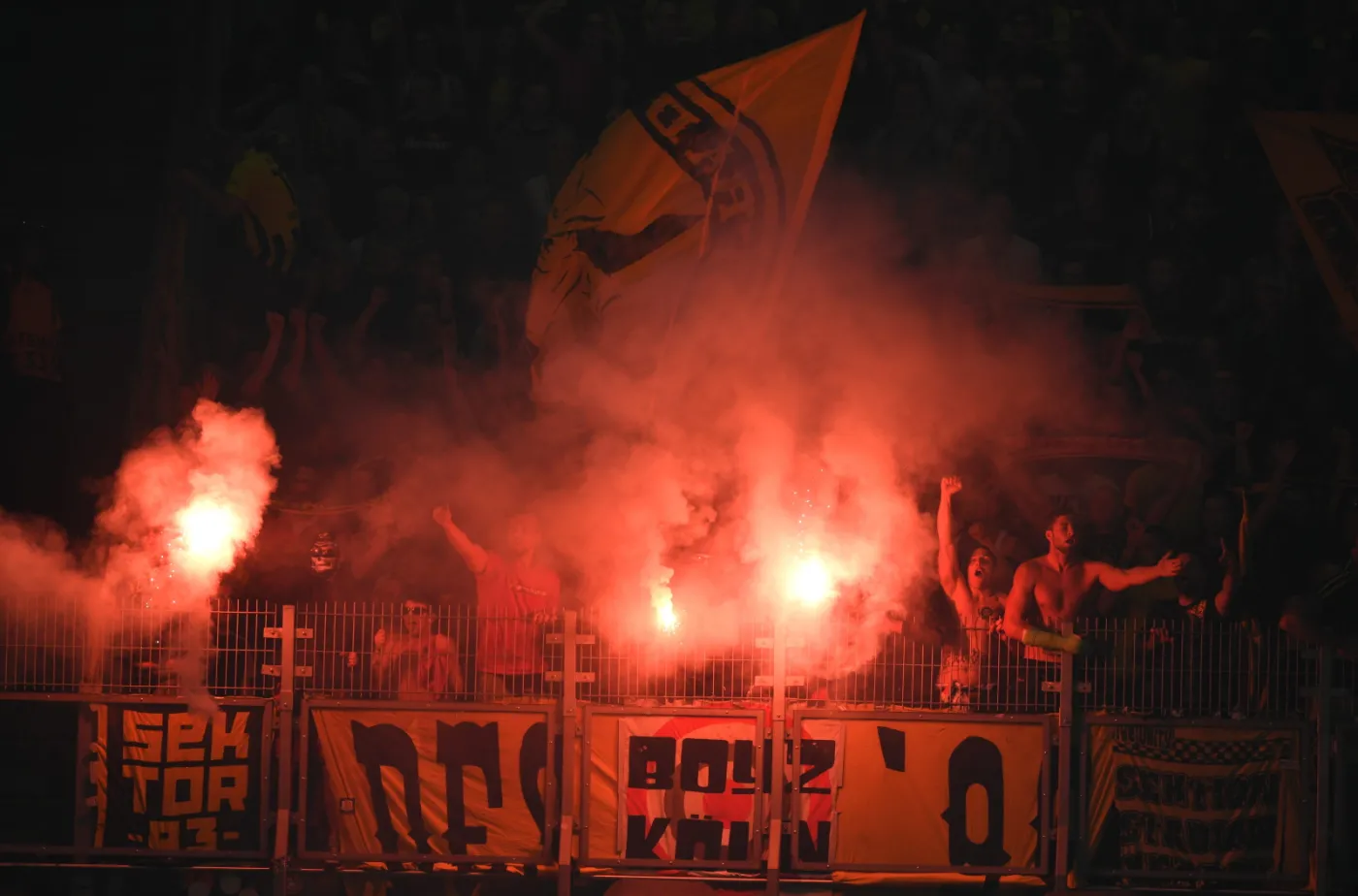9446603-legia-borussia.jpg