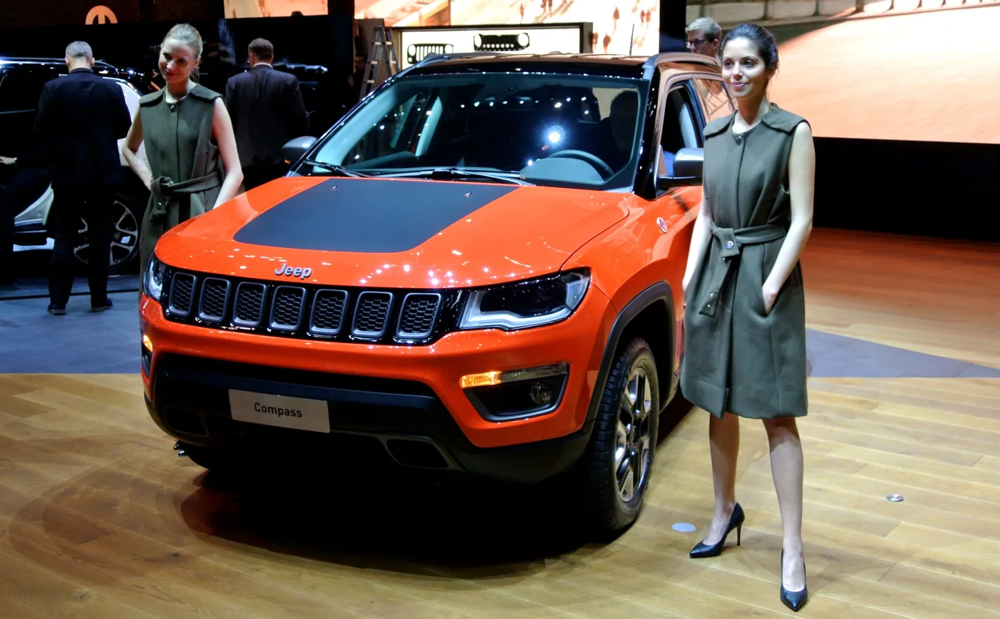 9951963-jeep-compass.jpg