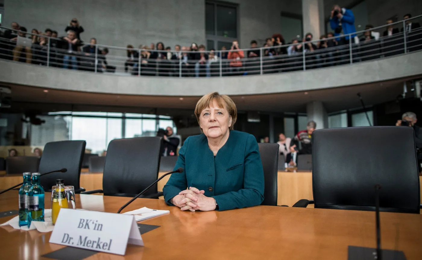 "Cieszę się wraz z nim. Dobry wybór". Merkel w Bundestagu chwali Tuska. Waszczykowski: Zadziwiające