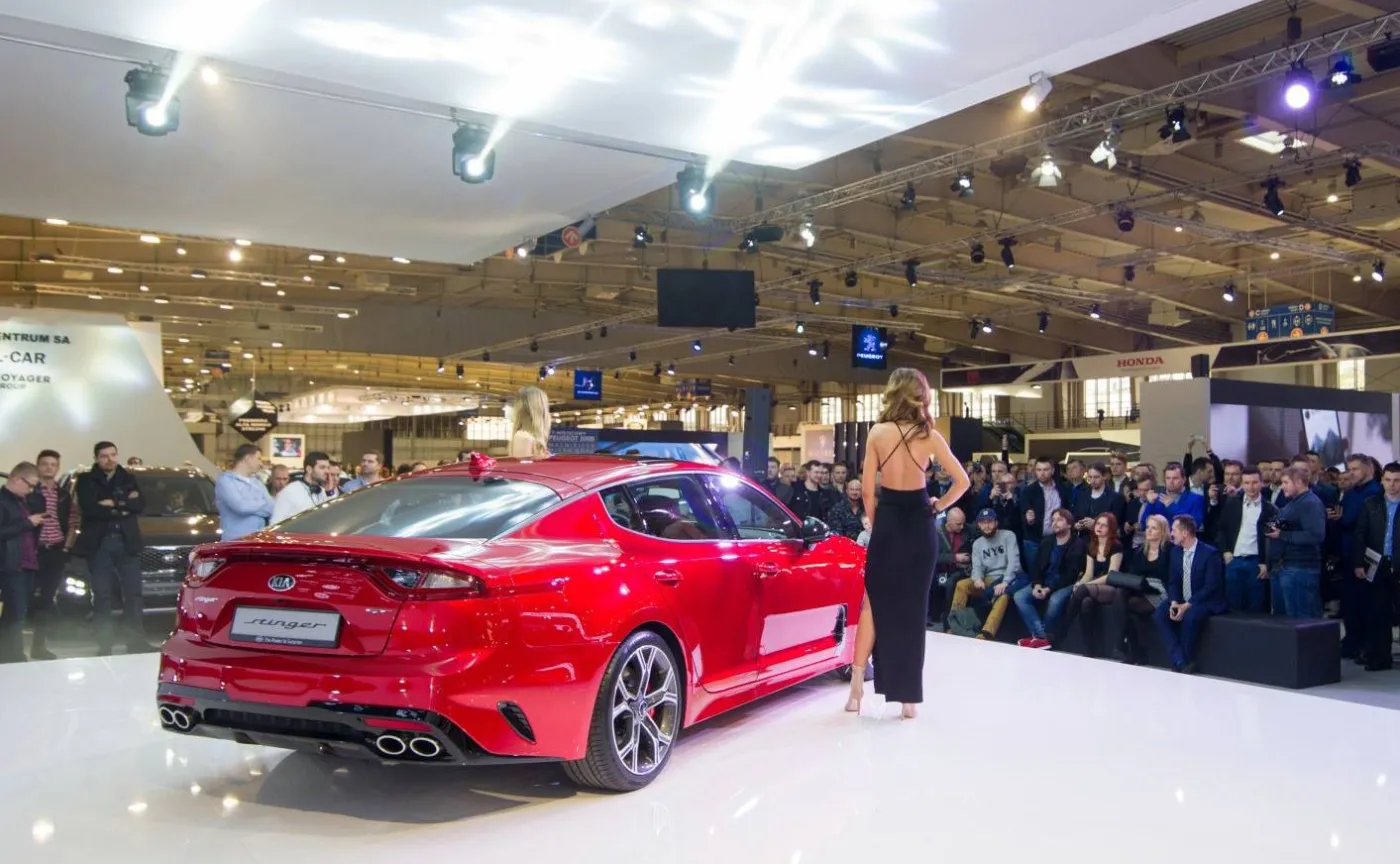10050118-kia-stinger.jpg