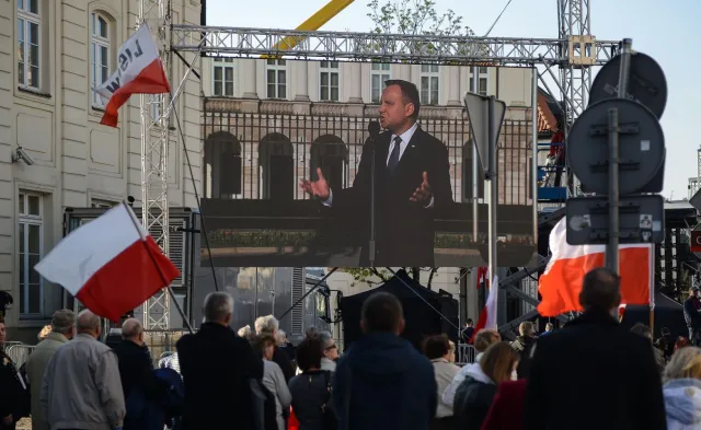 Prezydent w 7. rocznicę katastrofy smoleńskiej: Apeluję i błagam was o wzajemny szacunek