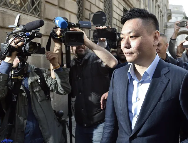 Liga włoska: Silvio Berlusconi sprzedał AC Milan Chińczykom