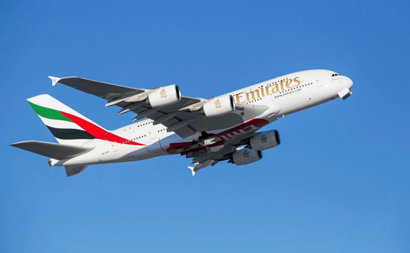 Podniebne wieloryby, czyli ekonomiczne szaleństwo. Linie lotnicze mają poważny problem