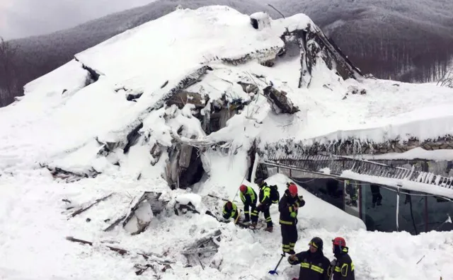 Hotel, zniszczony przez lawinę, w ogóle nie powinien powstać? Sprawa jego budowy toczyła się w sądzie