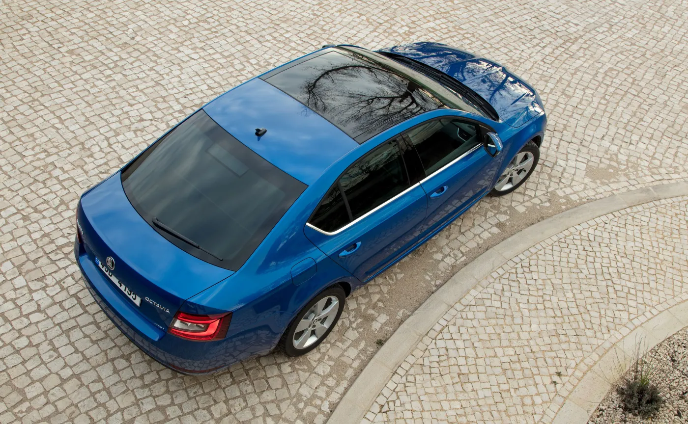 9877706-skoda-octavia.jpg