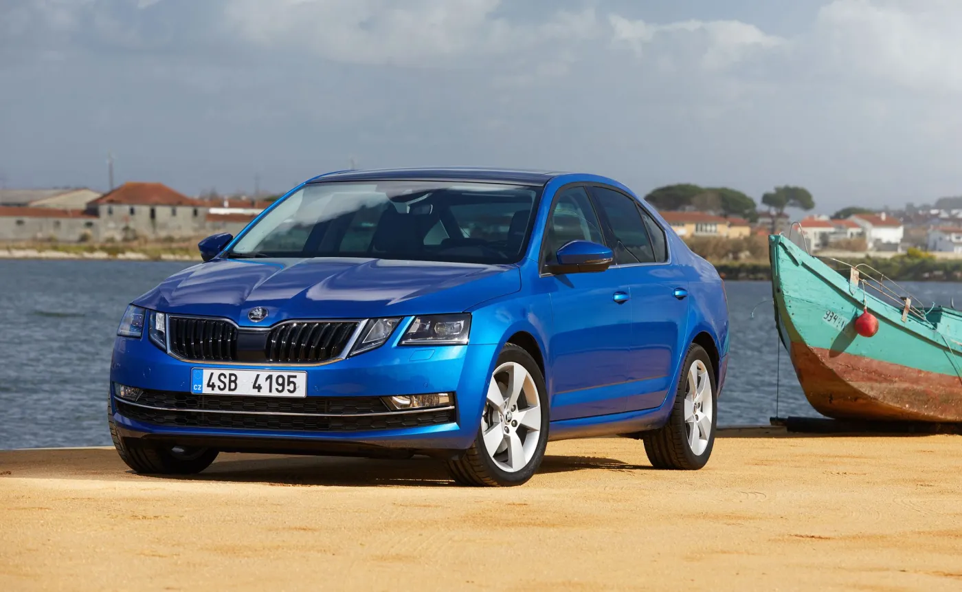 9877892-skoda-octavia.jpg