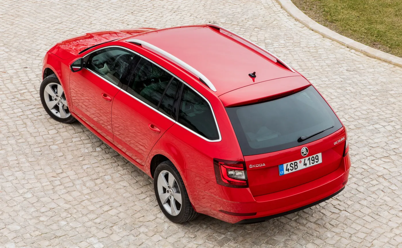 9877924-skoda-octavia.jpg