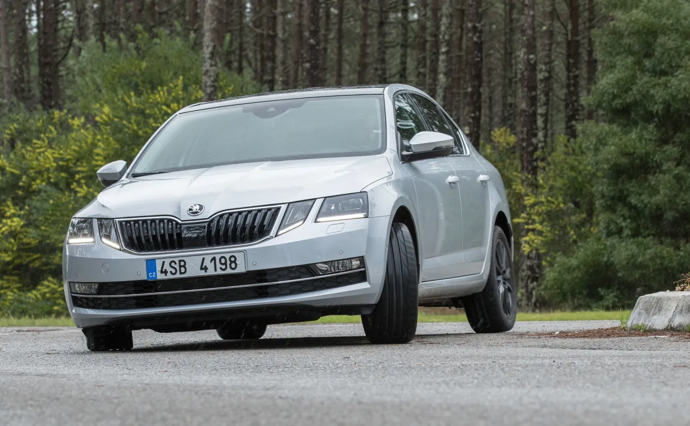 9931326-skoda-octavia.jpg