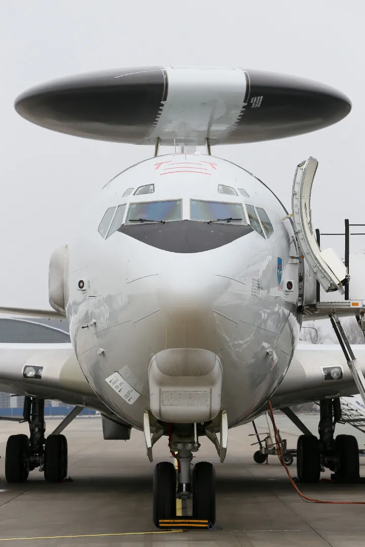 9899791-samolot-awacs.jpg