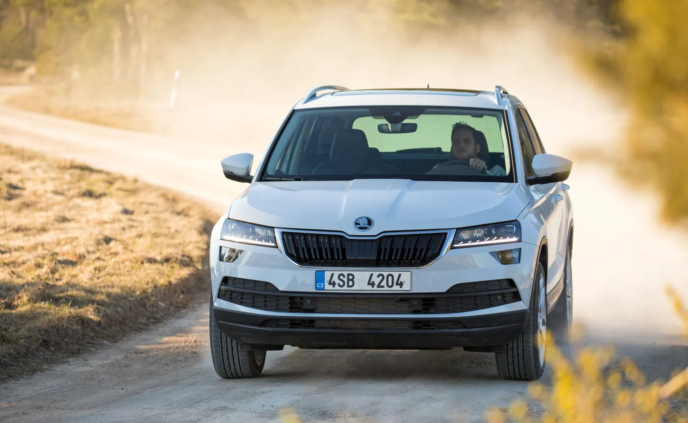 10168714-skoda-karoq.jpg