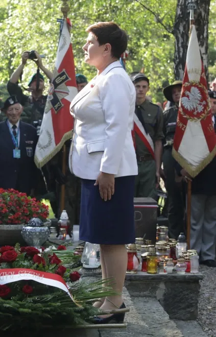 10350360-beata-szydlo.jpg