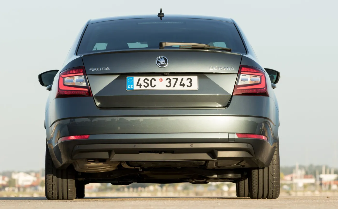 9878180-skoda-octavia.jpg