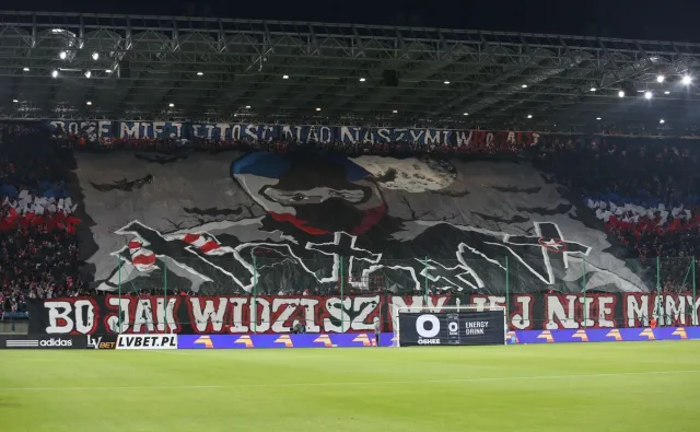 Ekstraklasa piłkarska: Wisła Kraków ukarana za derbową oprawę