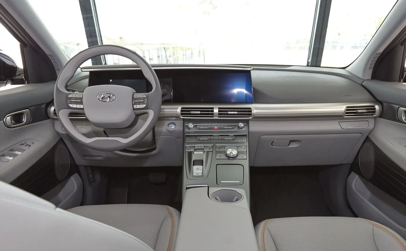 10382270-hyundai-fcev.jpg