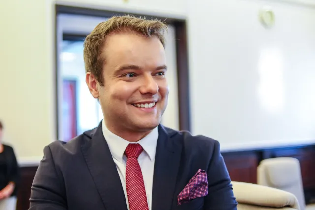 Bochenek o reparacjach: Nie ma stanowiska rządu w tej sprawie