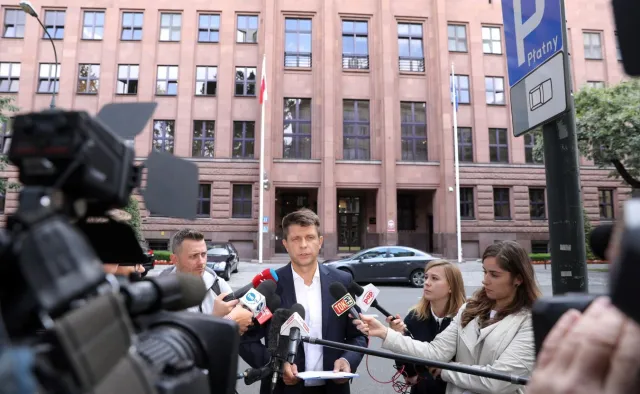 Petru: Rządy PiS doprowadziły do tego, że ws. pracowników delegowanych z Polską się nie rozmawia