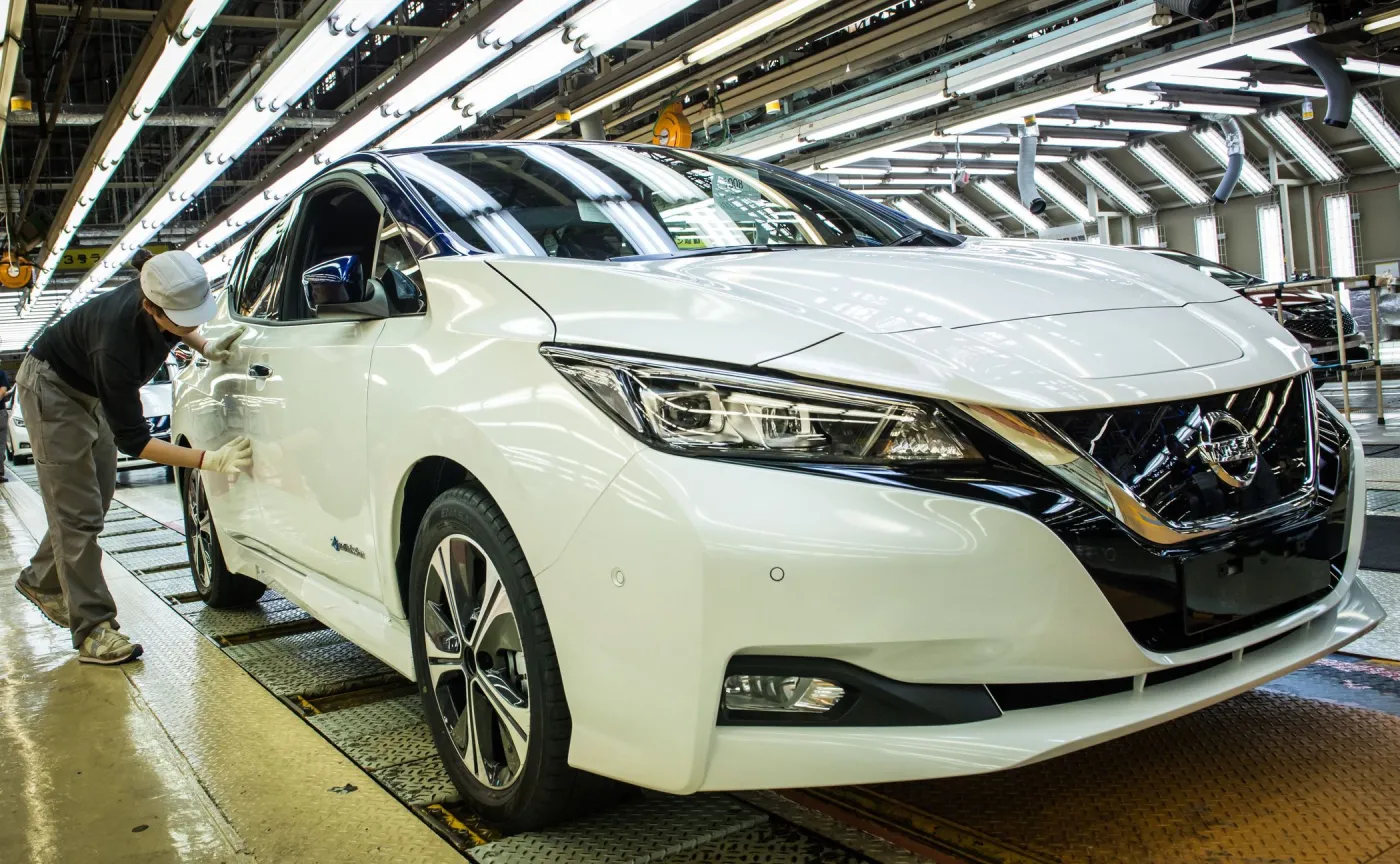 10427869-nissan-leaf.jpg