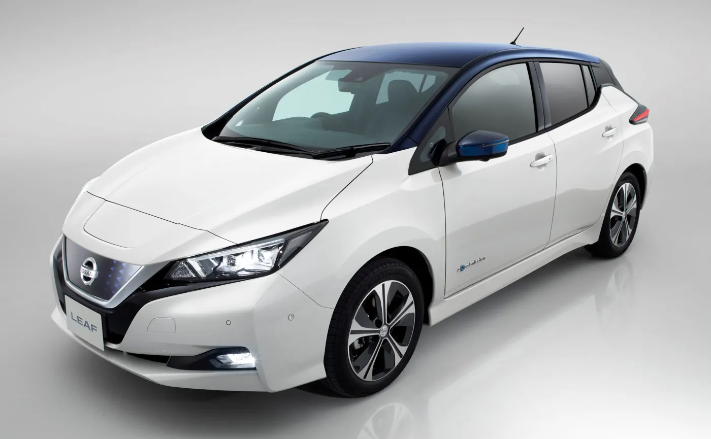 10427933-nissan-leaf.jpg