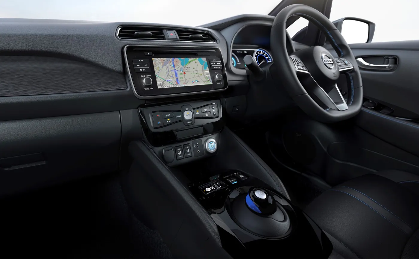 10427997-nissan-leaf.jpg