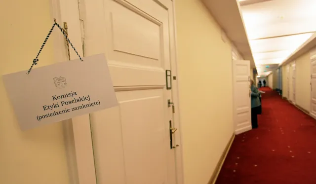 Poseł PiS Dominik Tarczyński ma stanąć przed komisją etyki. „Nic na ten temat nie wiem”