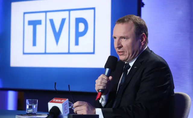 Prezes TVP miał stłuczkę. Miał uciec do lasu i obserwować drogę