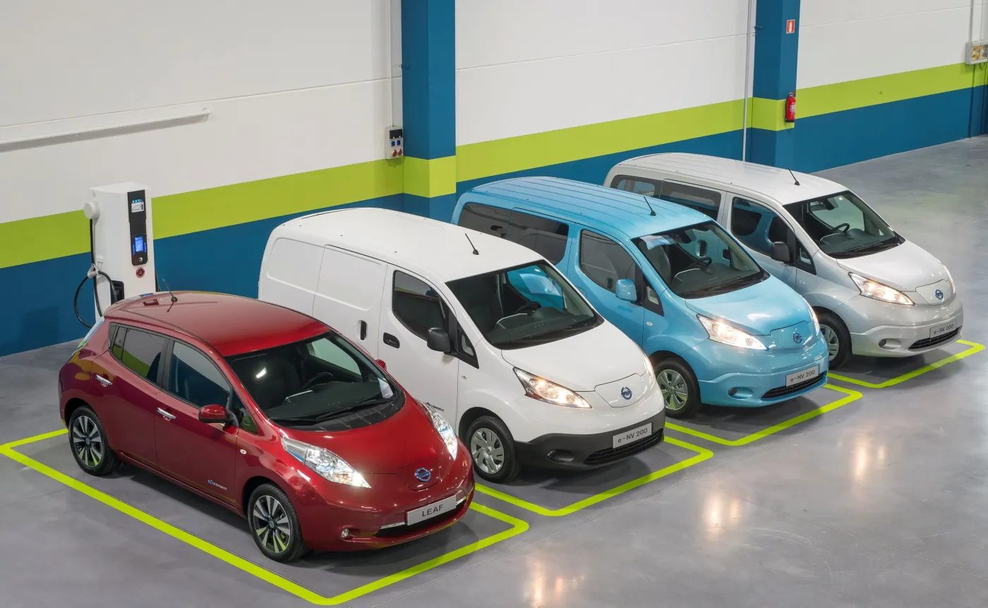 9896982-nissan-e-nv200.jpg