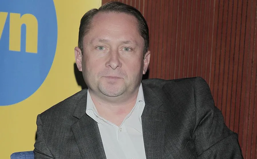 Kamil Durczok do kolegów z "Faktów TVN": Chłopaki, a w lustro sobie jeszcze bez problemu patrzycie?