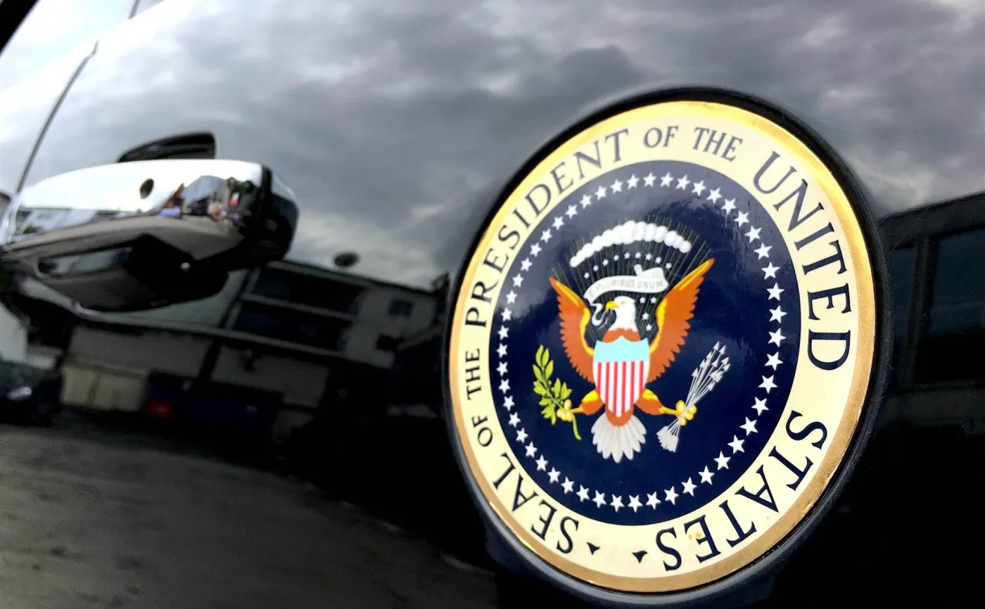 Cadillac One, czyli Bestia - samochód prezydenta USA Baracka Obamy już w Warszawie 