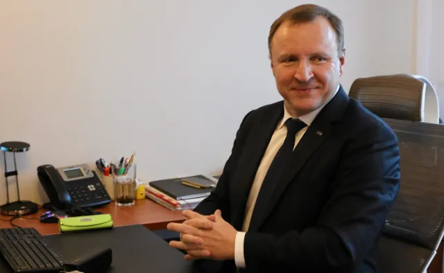 Kurski nie uważa "pasków" w TVP Info za propagandę. "Za te nieprofesjonalne wyciągamy konsekwencje"