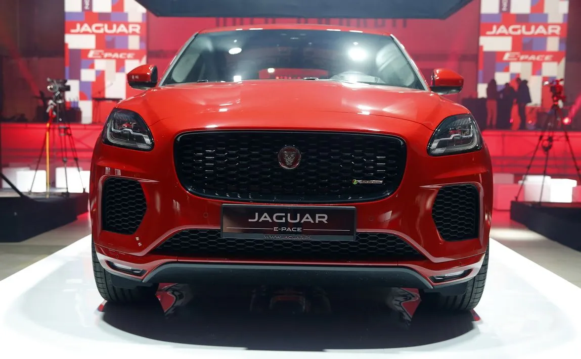 10709694-jaguar-e-pace.jpg